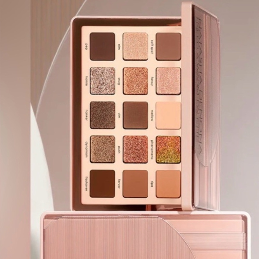 Natasha Denona I need a warm Multi-Color Eyeshadow Palette Swatches